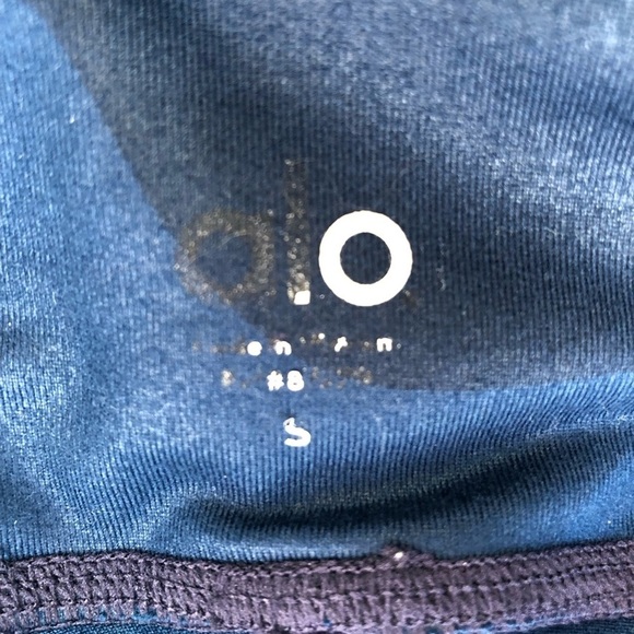 🌈 6/$60, Alo Yoga High Waisted Camo Blue Leggings, Size Small - Picture 4 of 5